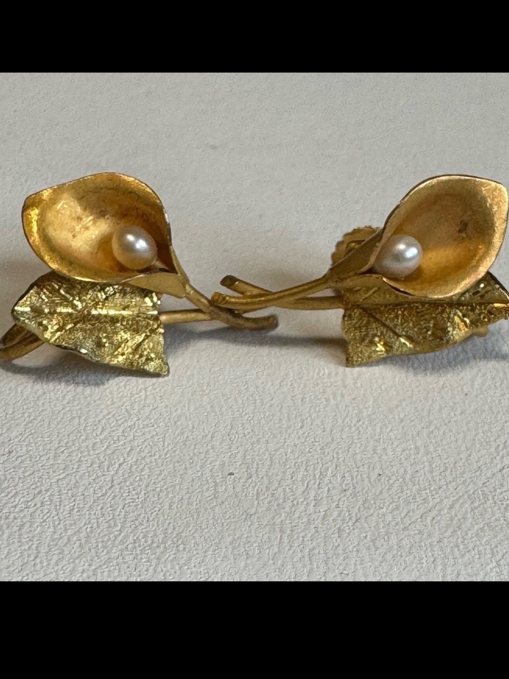 18k Yellow Gold Pearl Lily Screw back Earrings